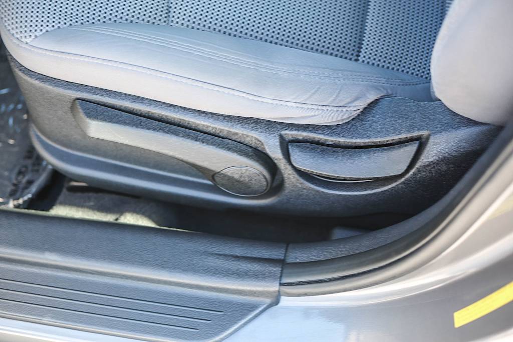 Thumbnail: 2012 Hyundai Sonata - 22