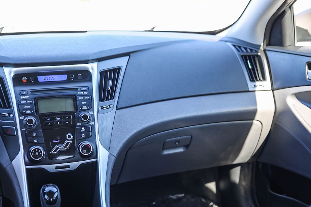 Thumbnail: 2012 Hyundai Sonata - 8