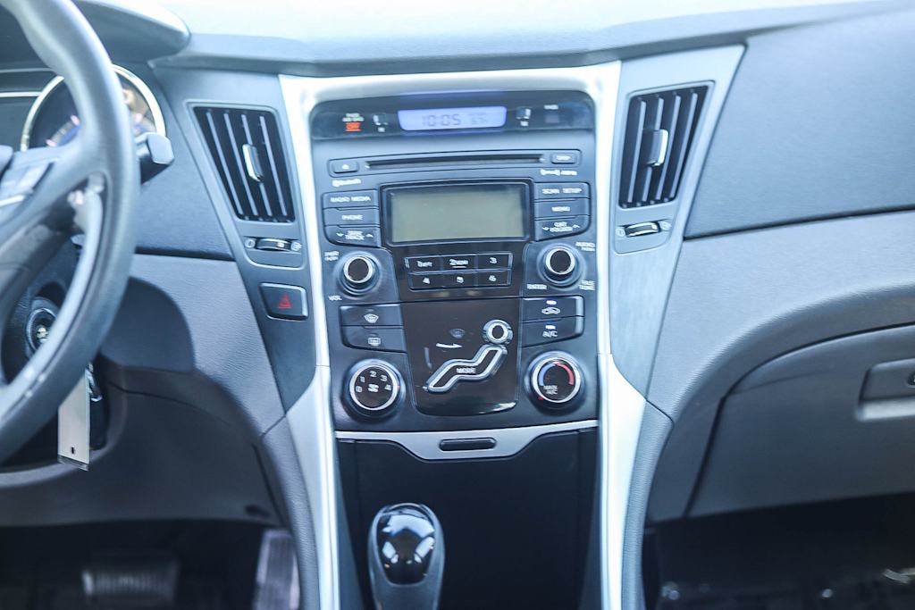 Thumbnail: 2012 Hyundai Sonata - 13