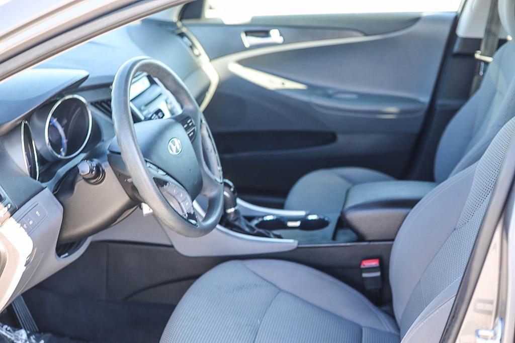 Thumbnail: 2012 Hyundai Sonata - 10
