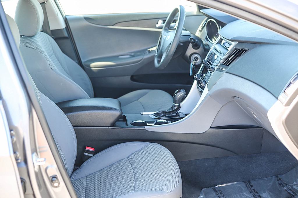 Thumbnail: 2012 Hyundai Sonata - 9