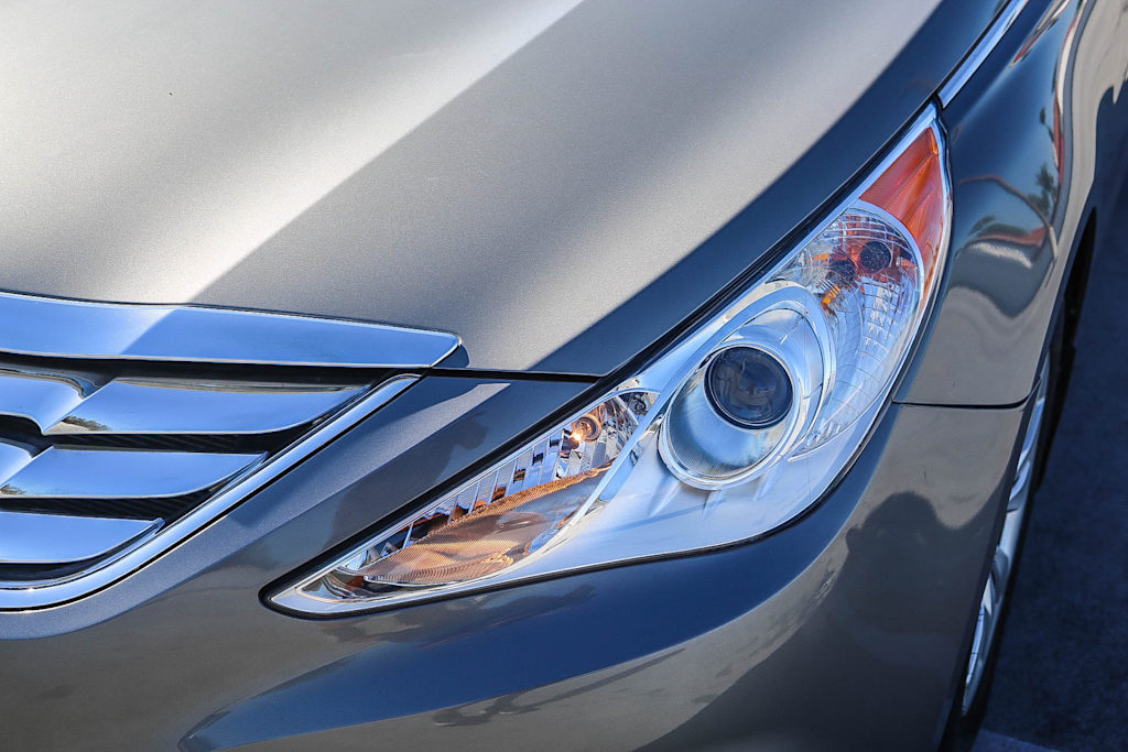 Thumbnail: 2012 Hyundai Sonata - 19
