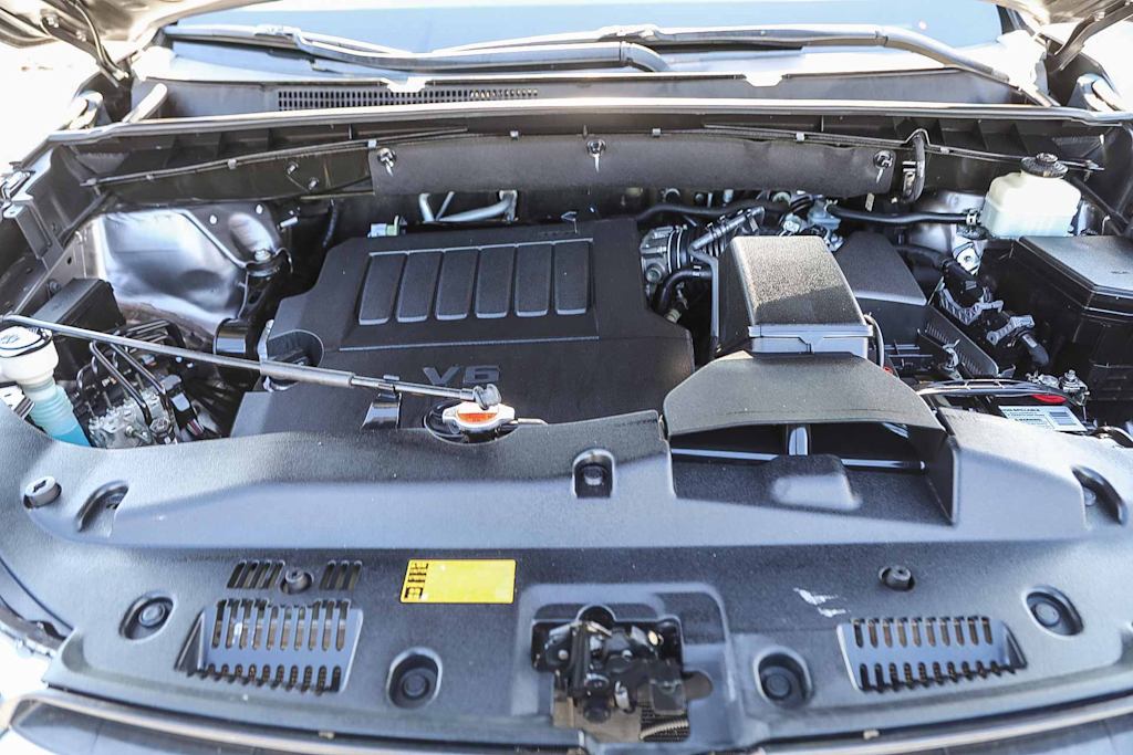 Thumbnail: 2016 Toyota Highlander - 8