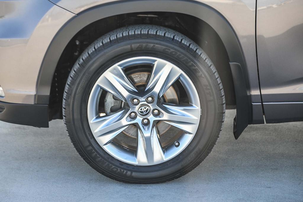 Thumbnail: 2016 Toyota Highlander - 7