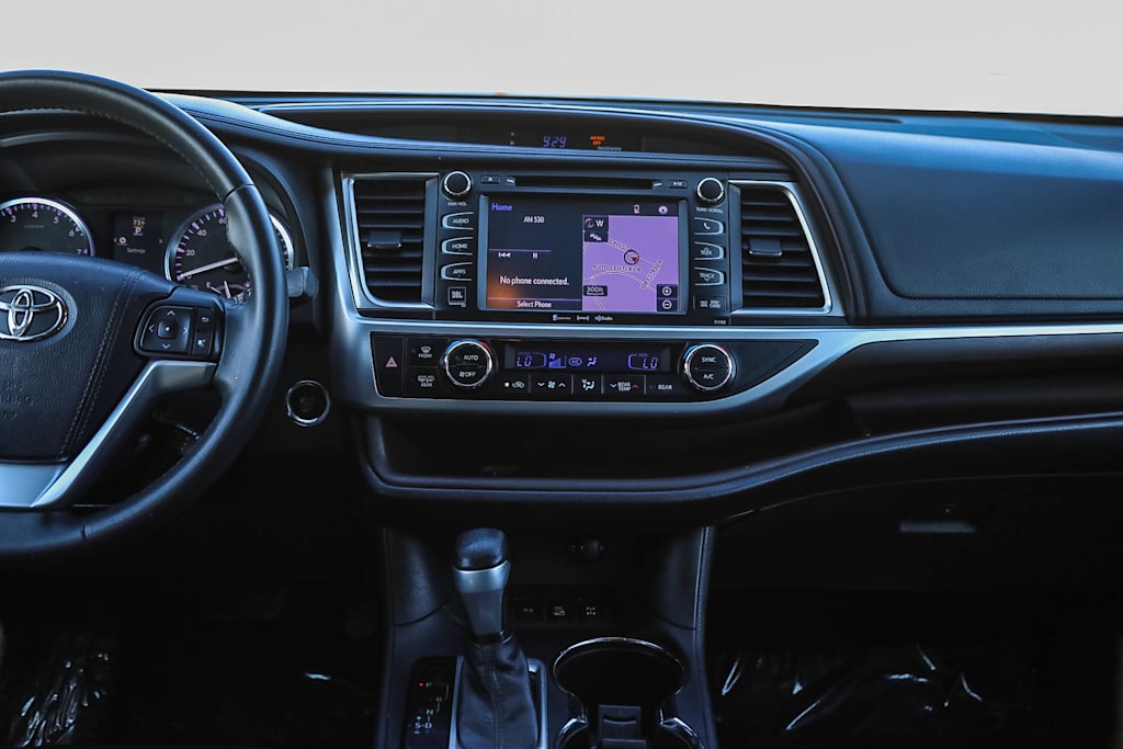 Thumbnail: 2016 Toyota Highlander - 13