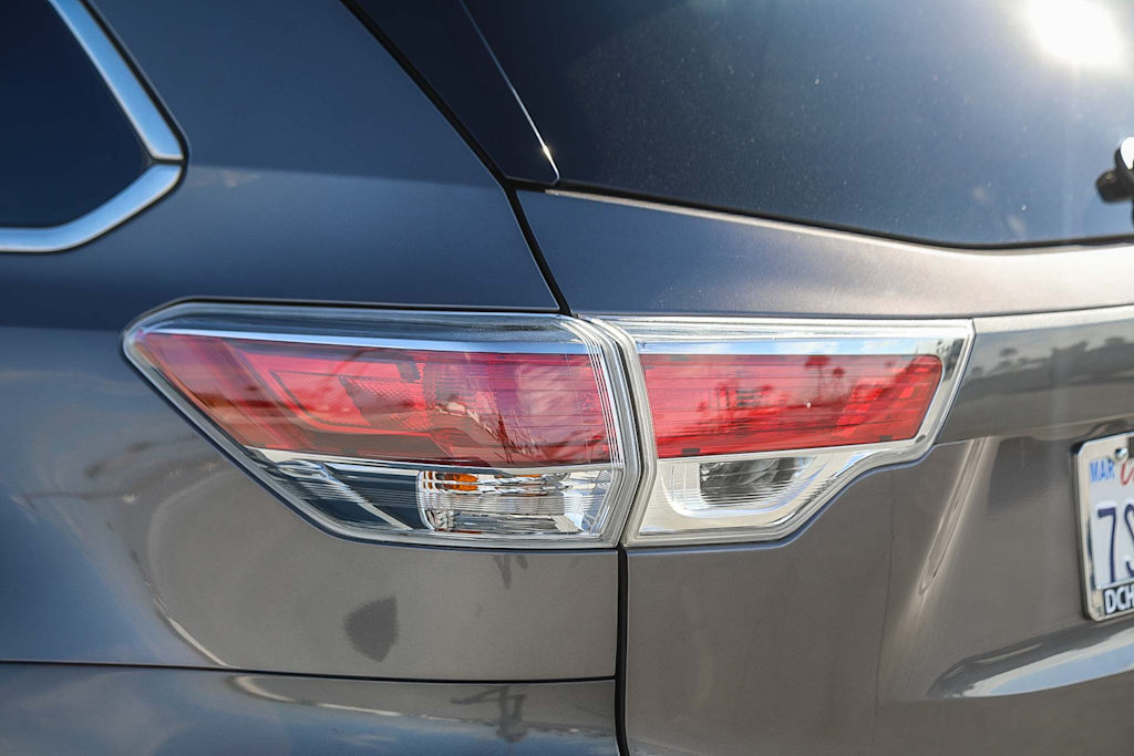 Thumbnail: 2016 Toyota Highlander - 6