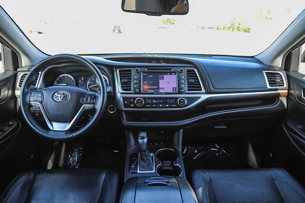 Thumbnail: 2016 Toyota Highlander - 2