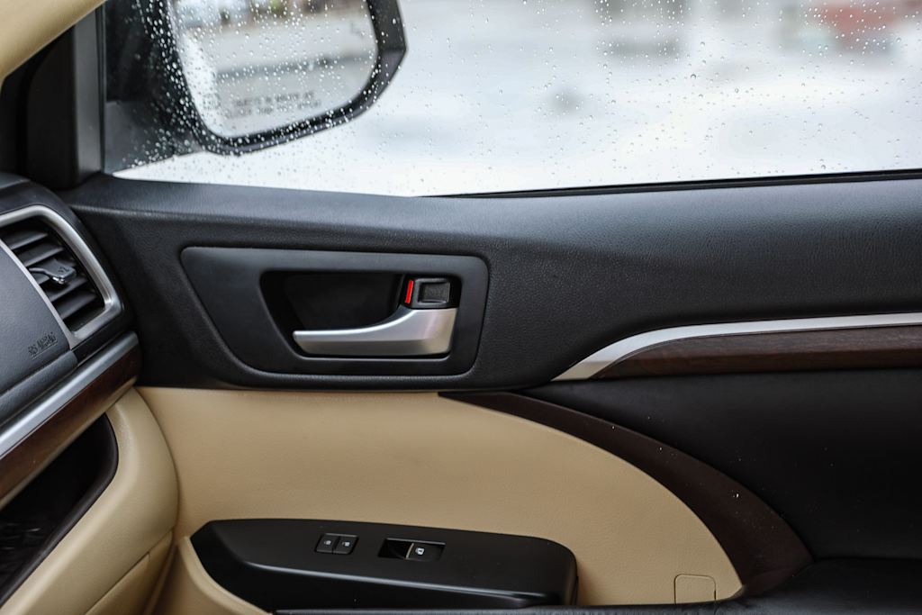 2016 Toyota Highlander Limited 23