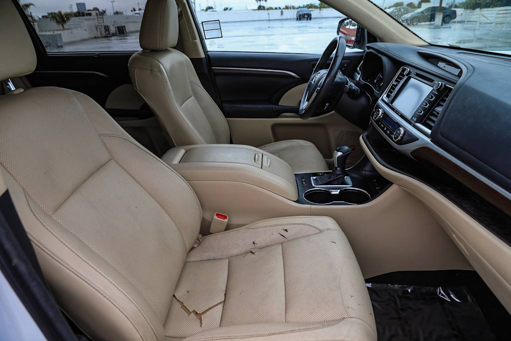 2016 Toyota Highlander Limited 9