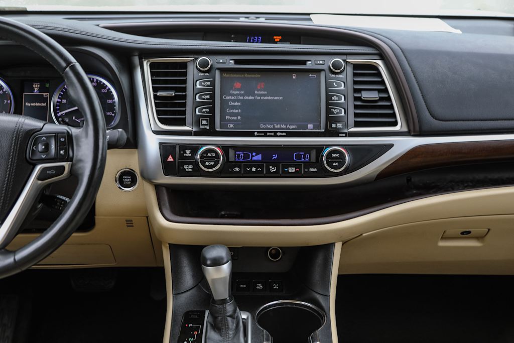 2016 Toyota Highlander Limited 12