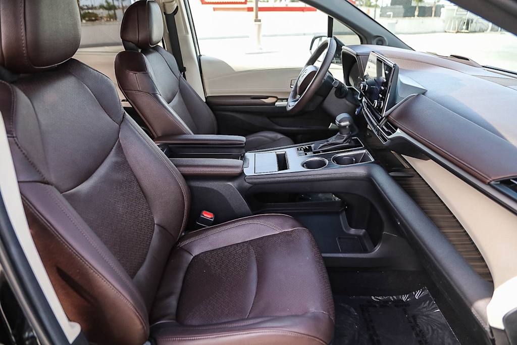 Thumbnail: 2024 Toyota Sienna - 9