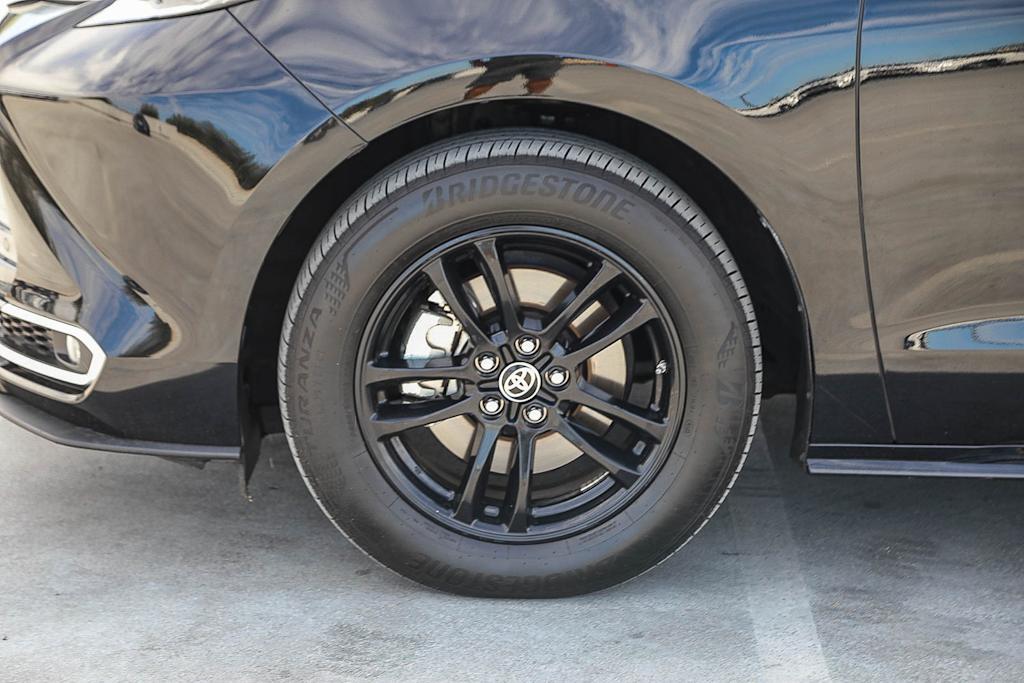 Thumbnail: 2024 Toyota Sienna - 6