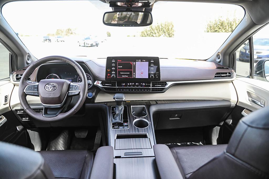 Thumbnail: 2024 Toyota Sienna - 2
