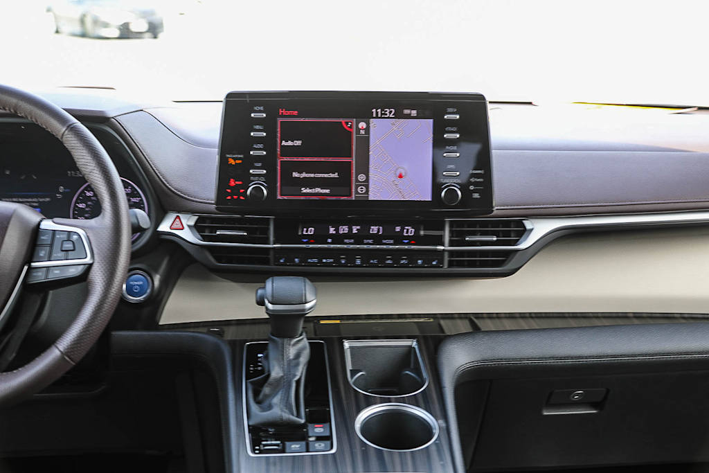 Thumbnail: 2024 Toyota Sienna - 8