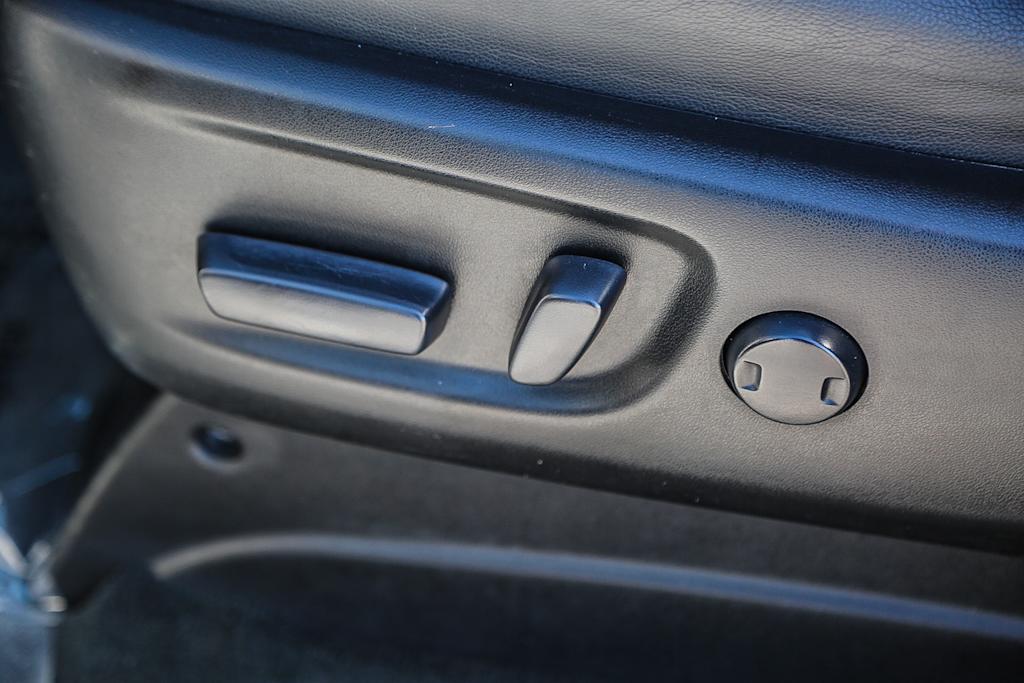 Thumbnail: 2019 Toyota Sienna - 22