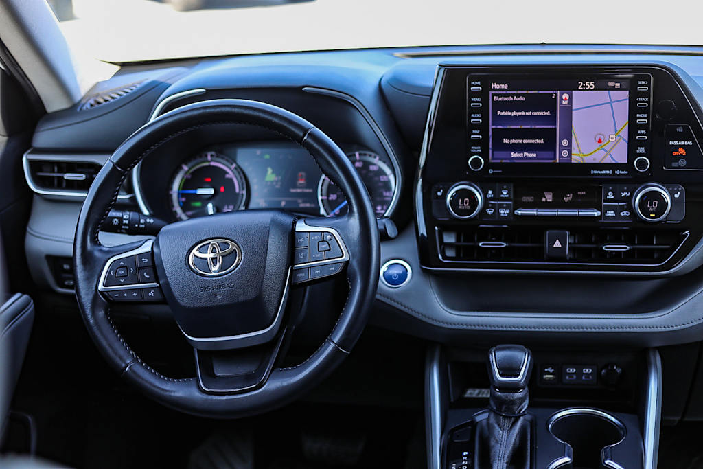Thumbnail: 2022 Toyota Highlander - 2