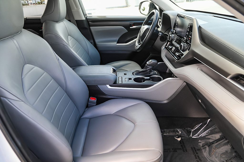 Thumbnail: 2020 Toyota Highlander - 9