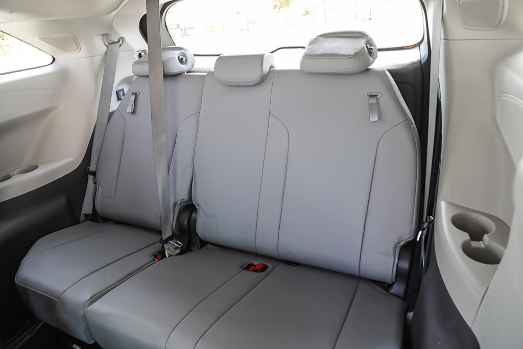 Thumbnail: 2022 Toyota Sienna - 22