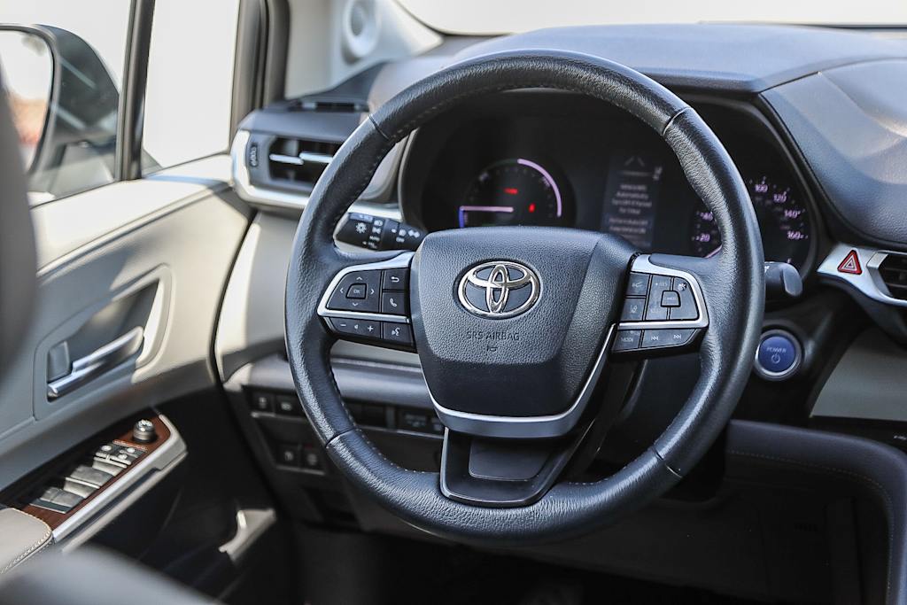 Thumbnail: 2022 Toyota Sienna - 12