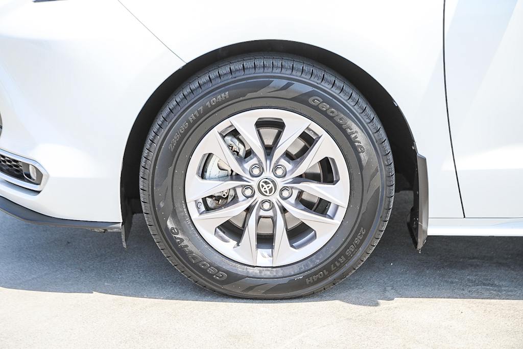 Thumbnail: 2022 Toyota Sienna - 6