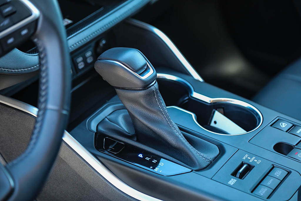 Thumbnail: 2023 Toyota Highlander - 14