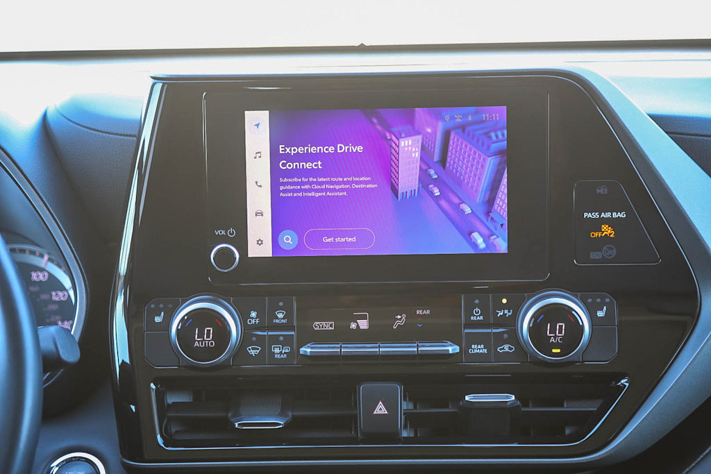 Thumbnail: 2023 Toyota Highlander - 13