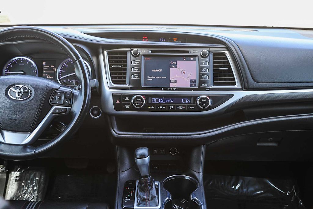 Thumbnail: 2019 Toyota Highlander - 12
