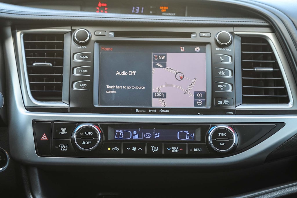 Thumbnail: 2019 Toyota Highlander - 22