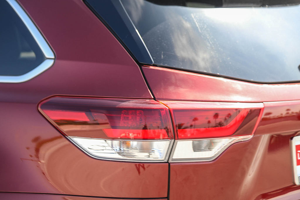 Thumbnail: 2019 Toyota Highlander - 20