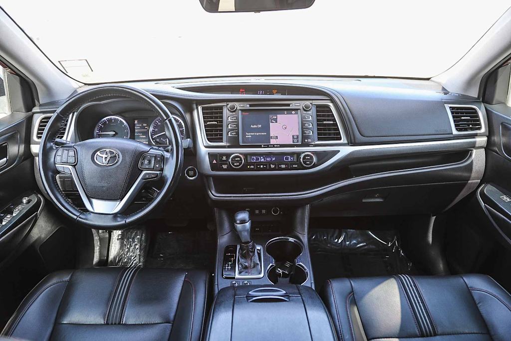 Thumbnail: 2019 Toyota Highlander - 2