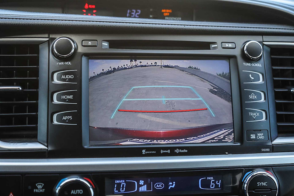 Thumbnail: 2019 Toyota Highlander - 25