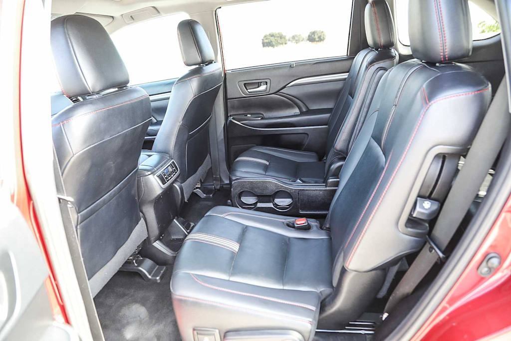 Thumbnail: 2019 Toyota Highlander - 11