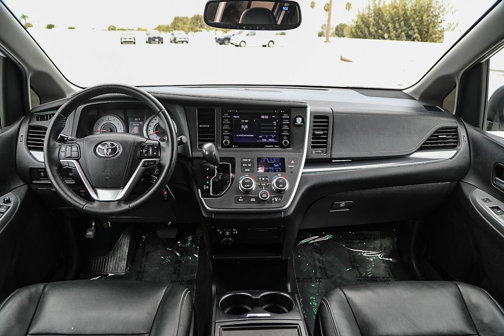 Thumbnail: 2020 Toyota Sienna - 2