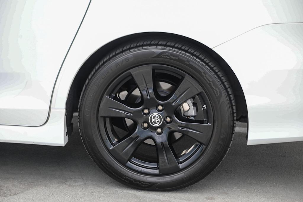 Thumbnail: 2020 Toyota Sienna - 21