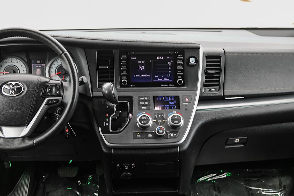Thumbnail: 2020 Toyota Sienna - 8