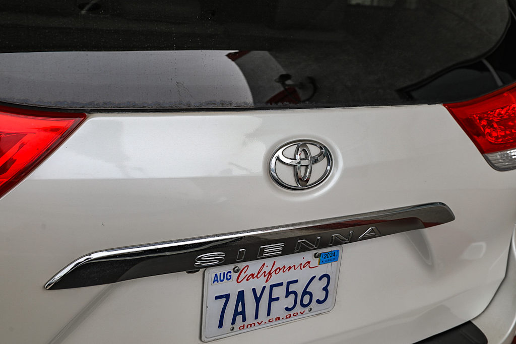 2013 Toyota Sienna Limited 21