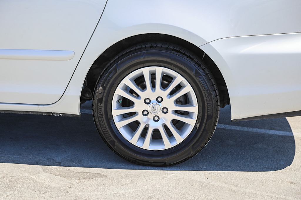 Thumbnail: 2010 Toyota Sienna - 21
