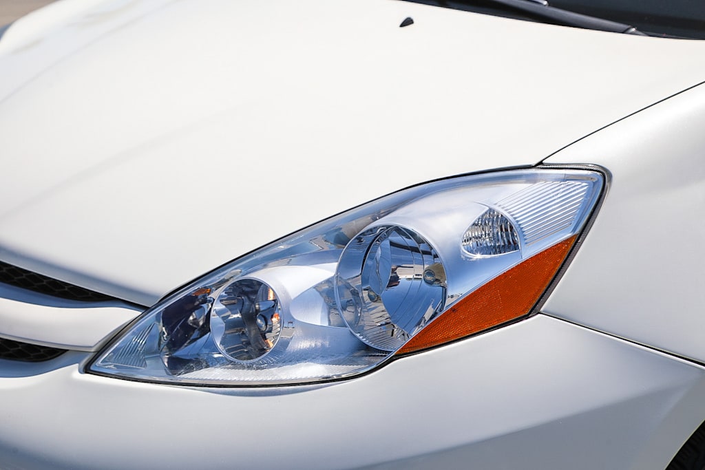 Thumbnail: 2010 Toyota Sienna - 19