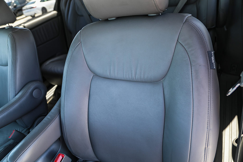 Thumbnail: 2010 Toyota Sienna - 26
