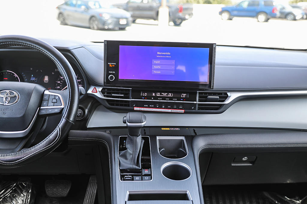Thumbnail: 2026 Toyota Sienna - 8