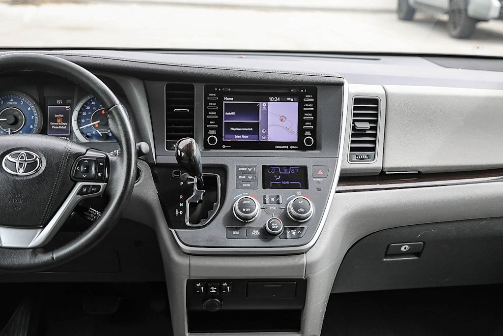 Thumbnail: 2020 Toyota Sienna - 8