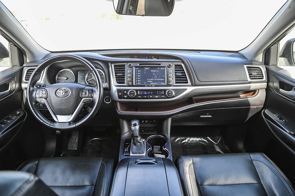Thumbnail: 2018 Toyota Highlander - 2
