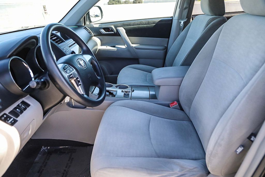 Thumbnail: 2012 Toyota Highlander - 10