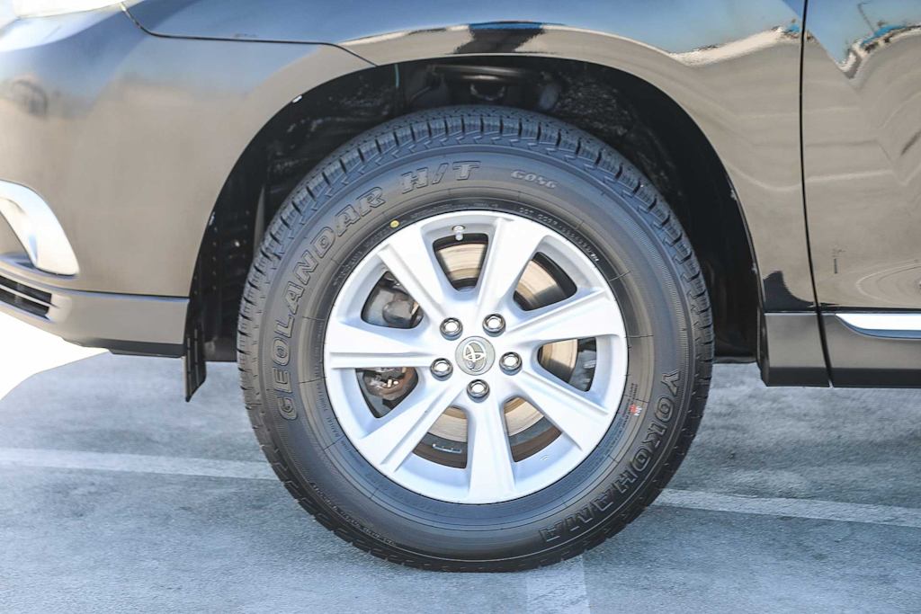 Thumbnail: 2012 Toyota Highlander - 6