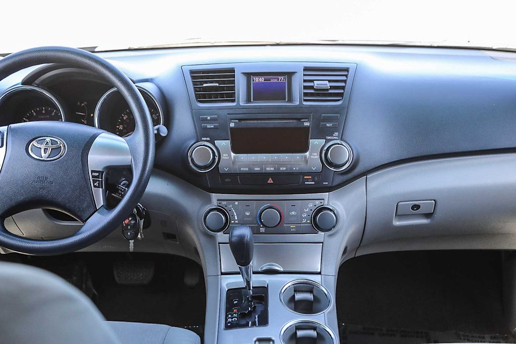 Thumbnail: 2012 Toyota Highlander - 8