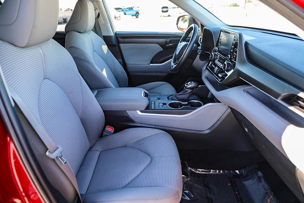 Thumbnail: 2020 Toyota Highlander - 10