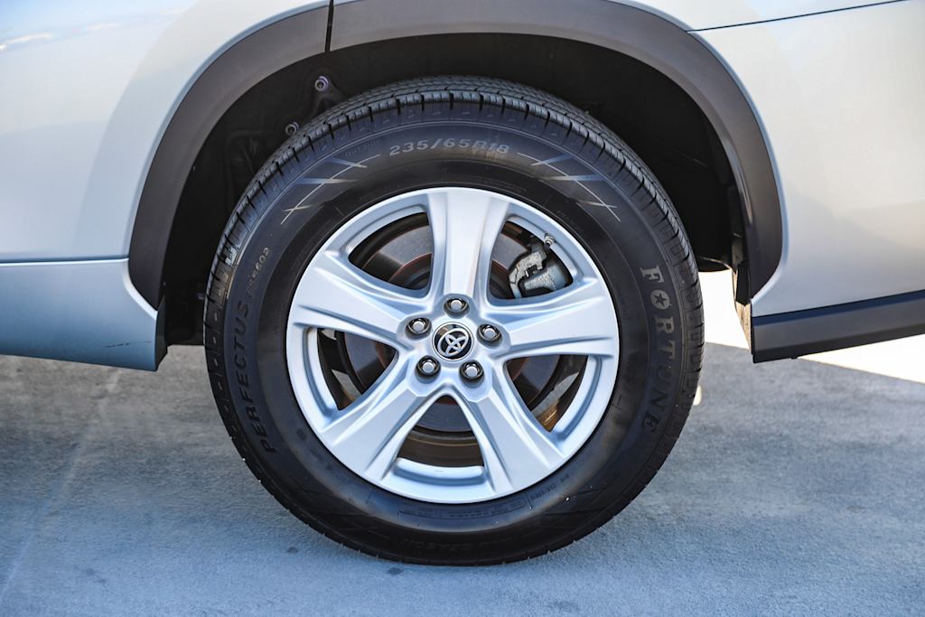 2021 Toyota Highlander LE 21