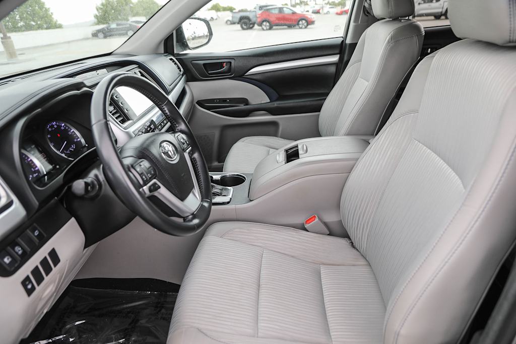 2018 Toyota Highlander Plus 10