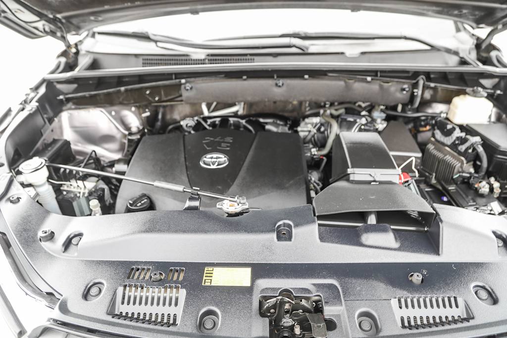 2018 Toyota Highlander Plus 7
