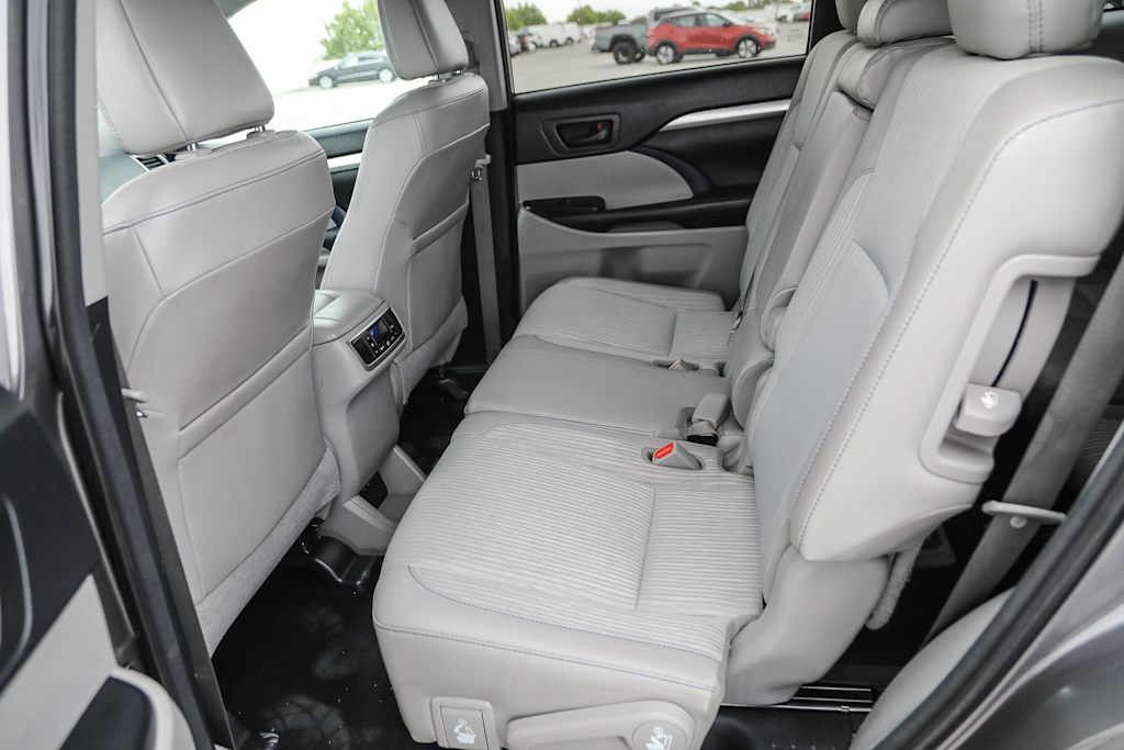 2018 Toyota Highlander Plus 11
